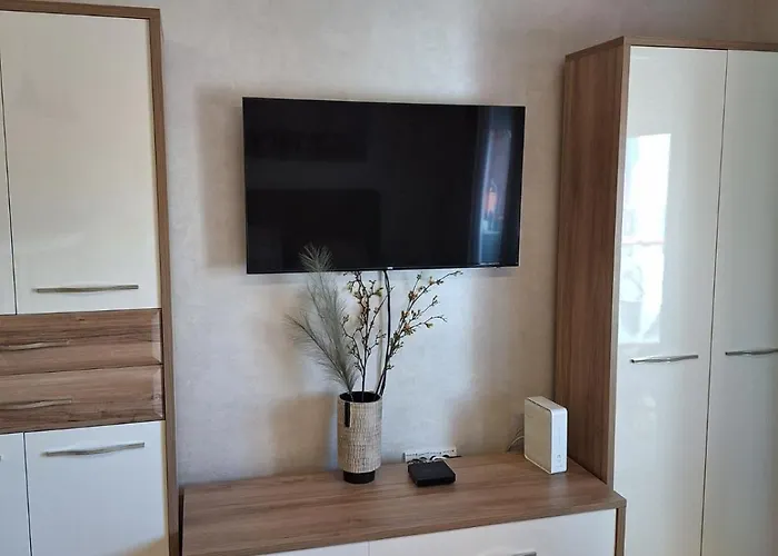 Andrea Mali Mokri Lug